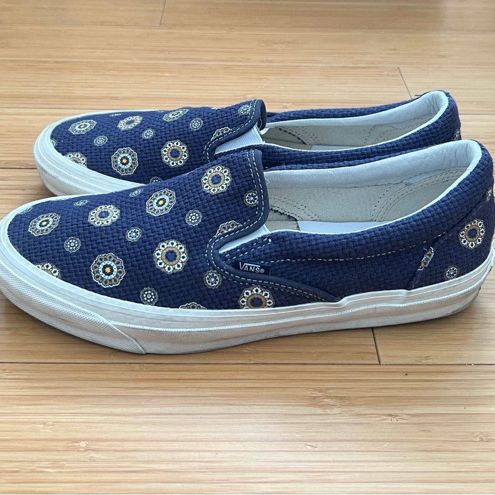Kith x Vans Vault OG Classic Slip-On LX Medallion Black Size 12